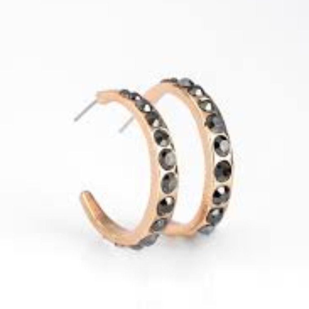 5 For $20! Paparazzi ♥ Welcome To Glam Town - Gold ♥ Earrings